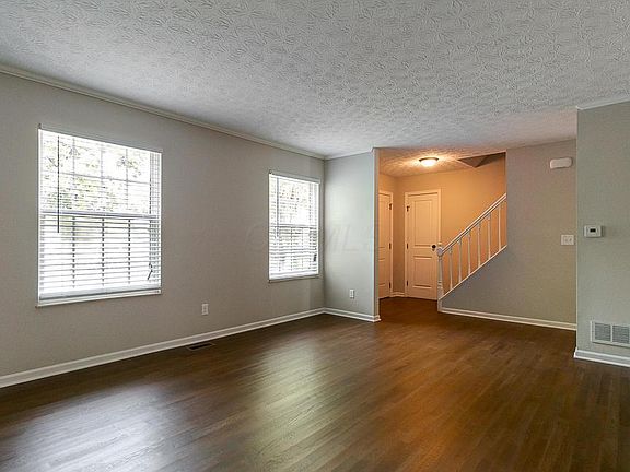 3rd image of 743 Suntree Dr
