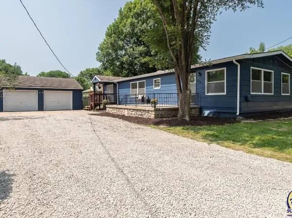 108 W 5th St, Perry, KS 66073