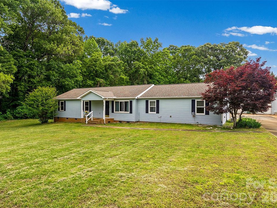 1st image of 161 Shadow Lakes Dr
