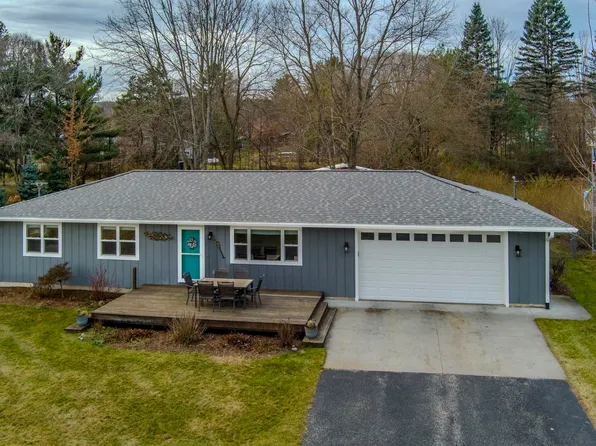 503 Green Acres St, Bellaire, MI 49615