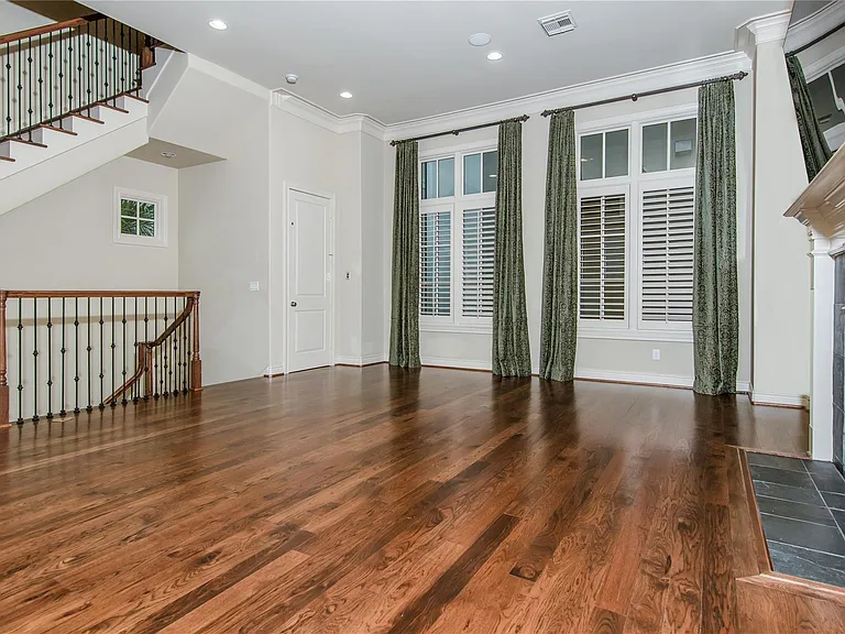 2419 Brazoria St #C — Photo 11