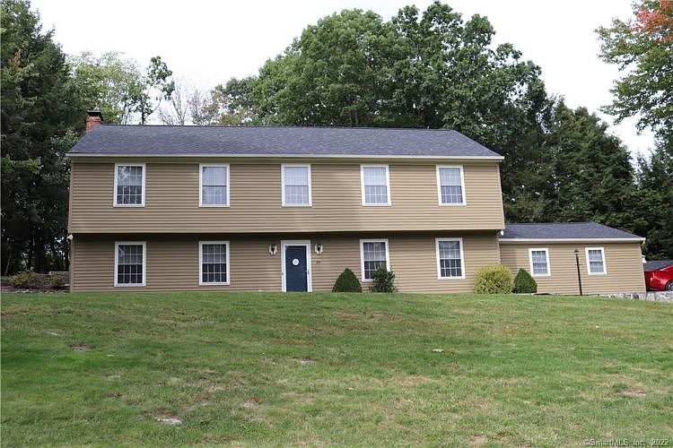 1st image of 77 Wildwood Cir