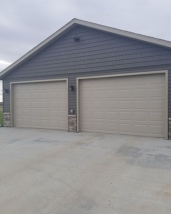 2 stall,  fits 3 vehicles 