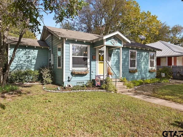 422 W McDonald St, Mineola, TX 75773