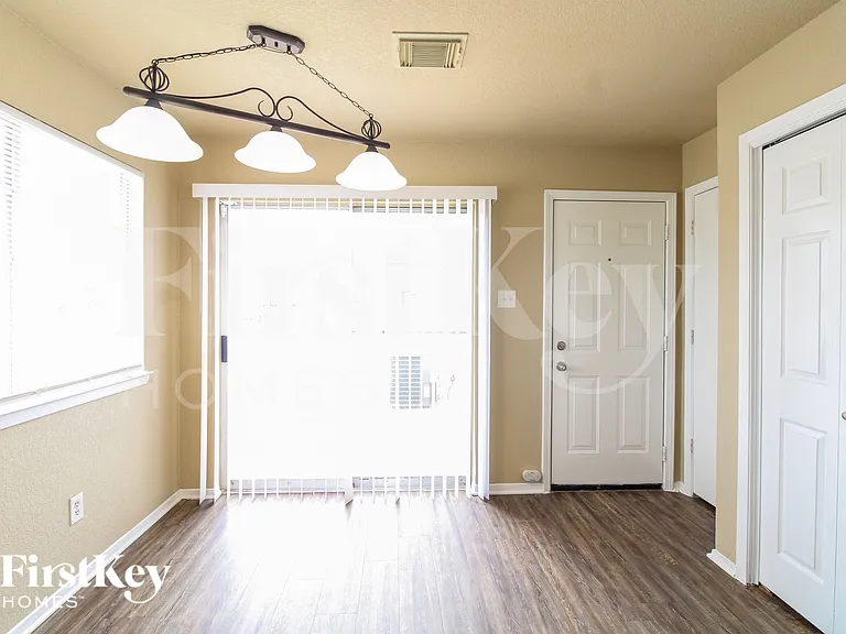 1661 Nichole Woods Dr — Photo 6