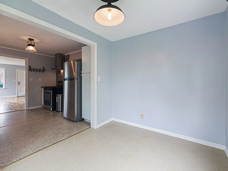 1223 Puget St NE — Photo 10