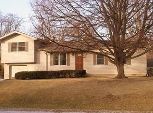 634 Inverness Rd, Lisle, IL 60532