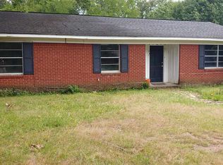 212 Commander Dr, Longview, TX 75605