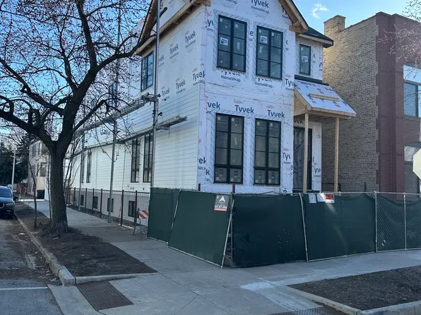 2101 W Erie St, Chicago, IL 60612