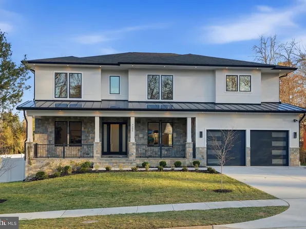 7603 Burnside Ct, Falls Church, VA 22043