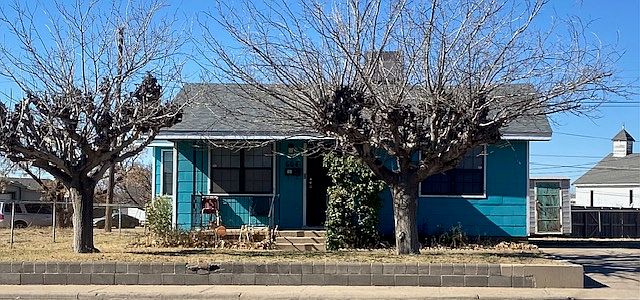 1st image of 604 S Dixie Blvd