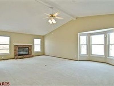 1 Faulkner Dr, Saint Charles, MO, 63303