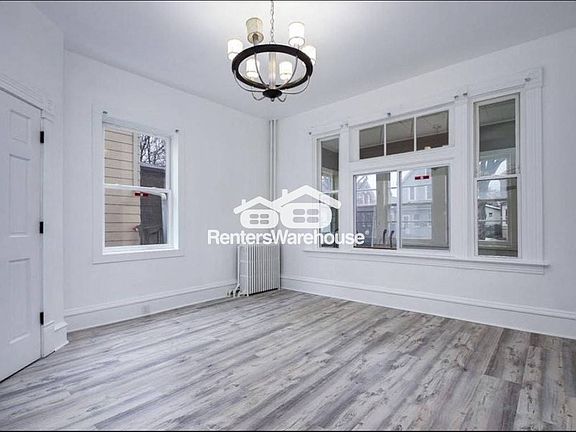 4th image of 586 Edmund Ave Floor 1