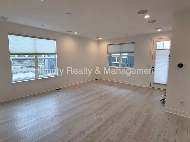 11014 E Hinsdale Cir — Photo 4