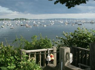 20 Burgess St, Falmouth, ME 04105