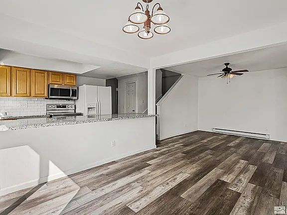 5th image of 1685 Alamo Dr