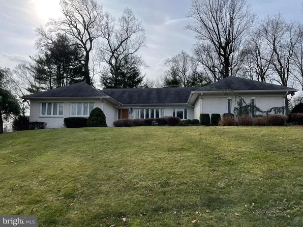 1248 Waller Dr, Huntingdon Valley, PA 19006