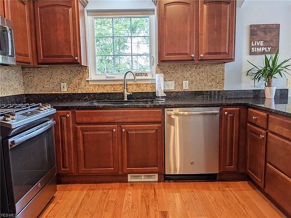 5th image of 5991 N Arden Dr