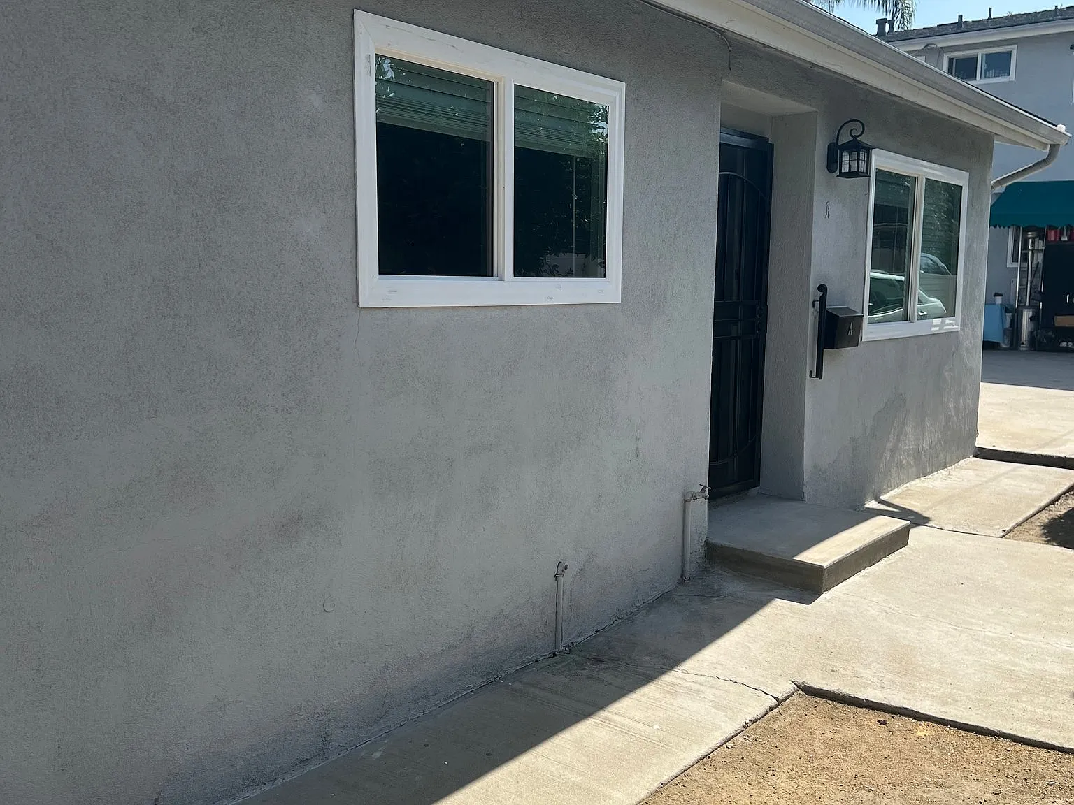 Appliances washer/dryer included. Near Horace Mann Elementary school — Photo 3