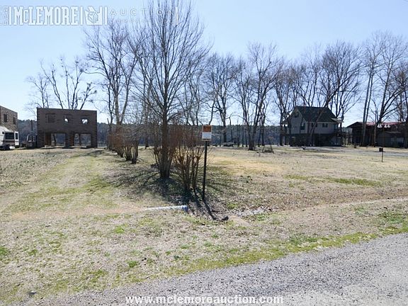 4th image of 405 Arnold Ln