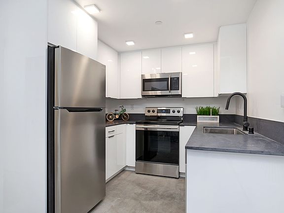 4th image of 4073 Albatross St APT 3