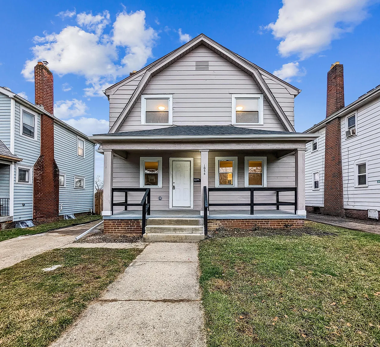 1056 Kelton Ave photo 1