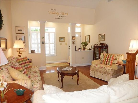 3rd image of 1011 Coronet Ln