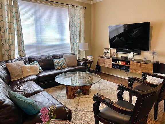 2nd image of 4327 Buena Vista St APT 1-3
