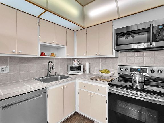 5th image of 605 Oaks Drive #907