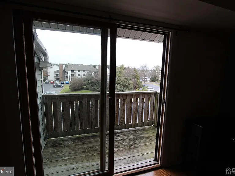 5015 Ravens Crest Dr — Photo 10