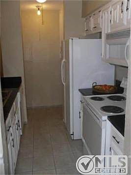 4th image of 306 Valley Park Dr