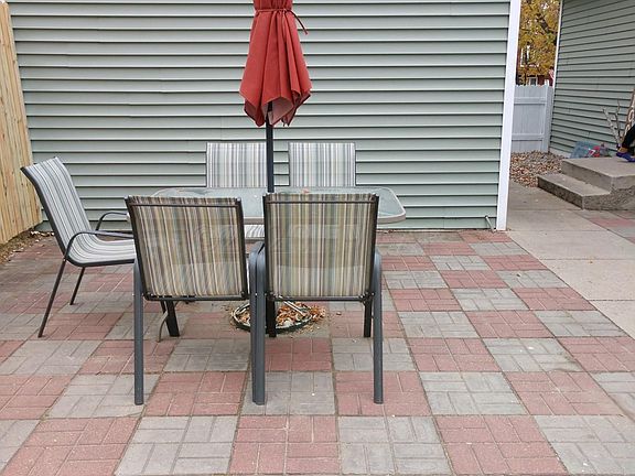 2nd image of 416 Lund Ave SE