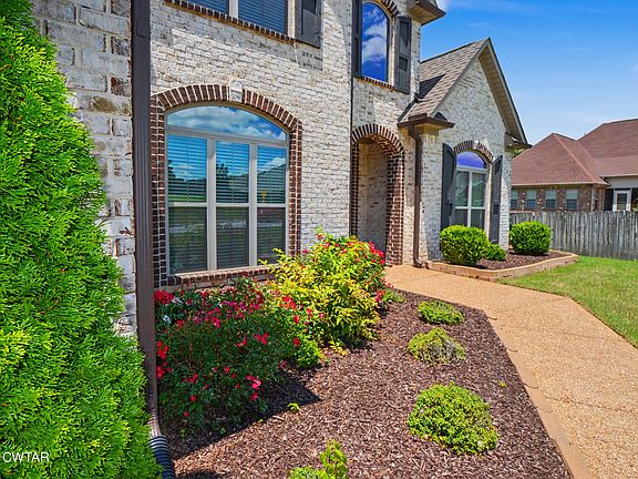 4th image of 151 Broad Meadow Dr