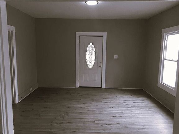 3rd image of 1732 Wilson Ave