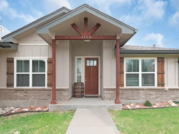 1202 S Willis, Lampasas, TX 76550