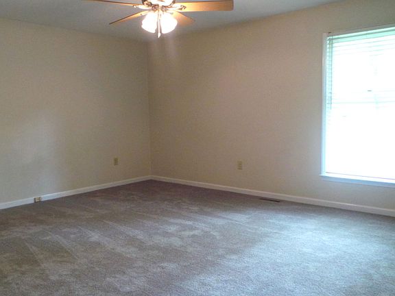 5th image of 2723 Meadow Oaks Dr