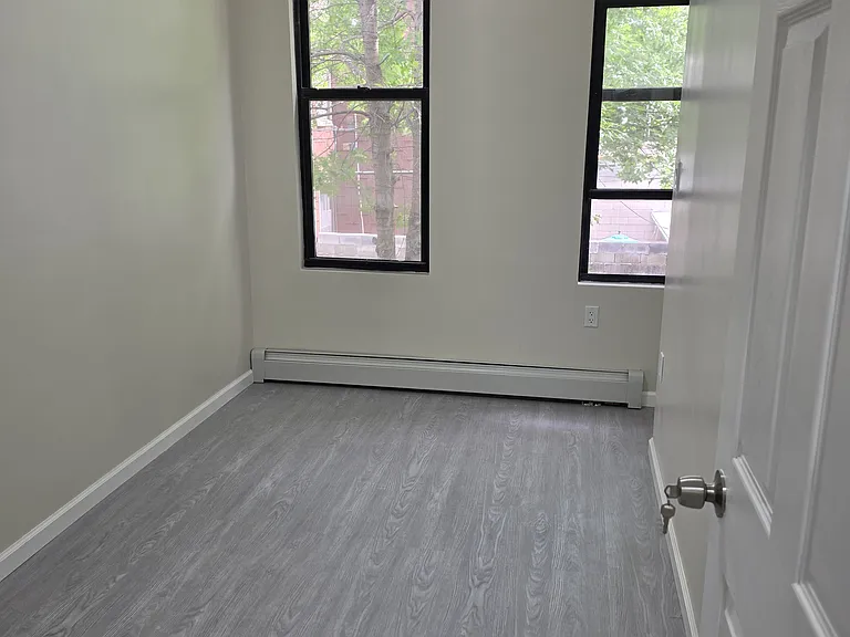 781 Seneca Ave #2 — Photo 5