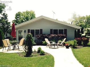 5424 E Eastview Ln, Port Clinton, OH 43452