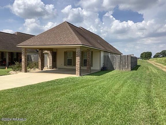 2nd image of 125 Acacia Ln
