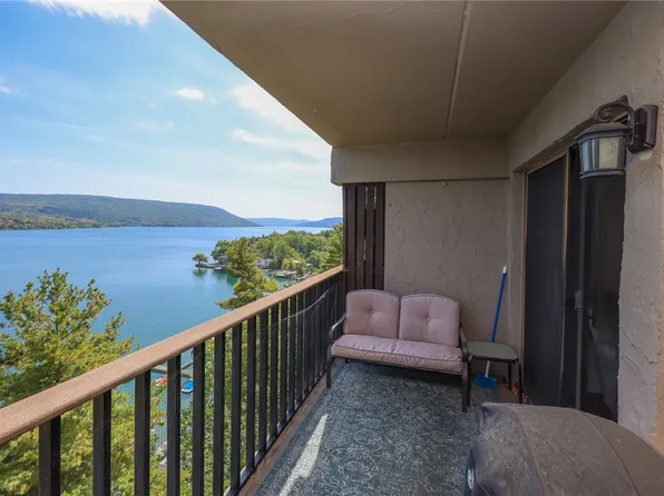 42 Cliffside Dr, Canandaigua, NY 14424