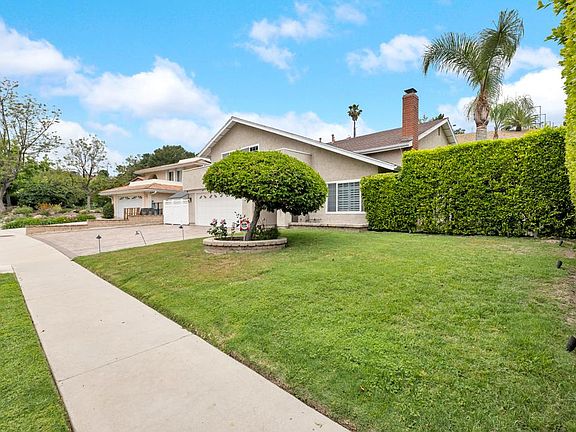 4th image of 19439 Singing Hills Dr