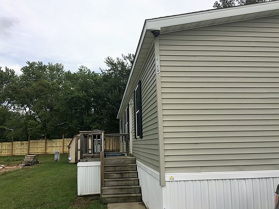4th image of 2055 Eastwood St