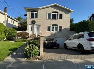 121 Philip Ave, Elmwood Park, NJ 07407