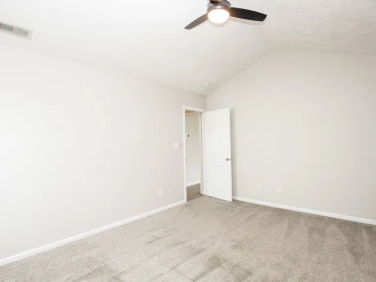 196 Lochwood Dr — Photo 26