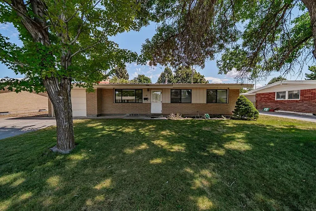 618 Davidson Drive — Photo 1