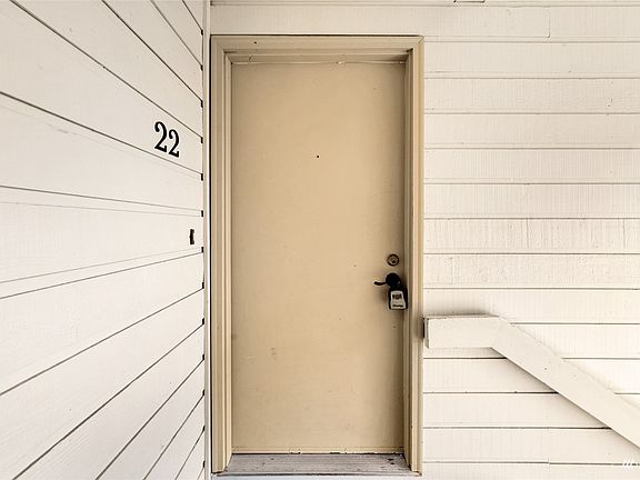 Front door of the condo is only 9 stairs up!>