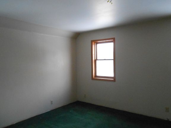 4th image of 312 E Orchard St