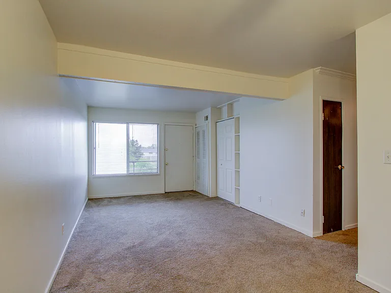 The Forum Apartments — Photo 37