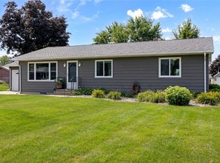 211 E 13th St, Tipton, IA 52772