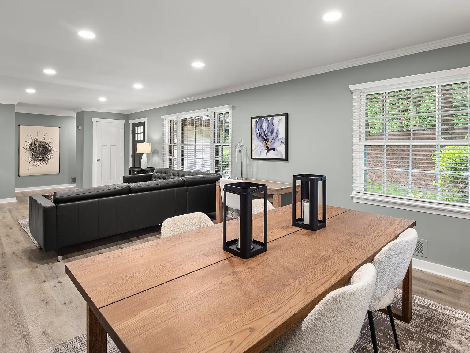 3 bed, 2400 sqft, $3,800 — Photo 4